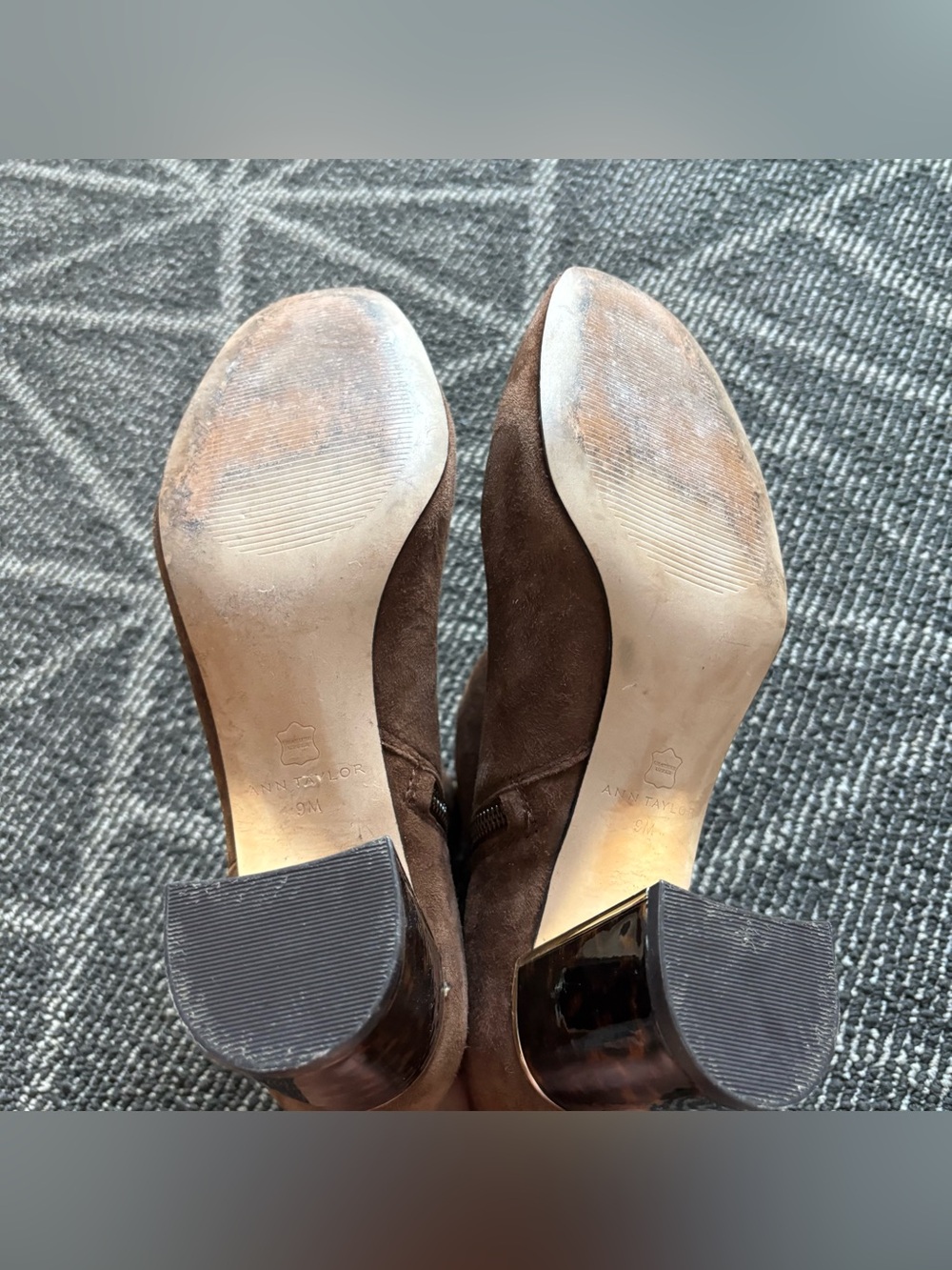 Ann Taylor Eden Suede Tortoiseshell Heeled Brown Booties Size 9 - Picture 9 of 10